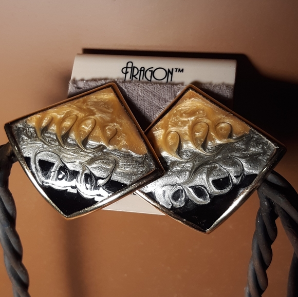 Aragon Silver Gold Enamel Swirl Square Earrings - Picture 2 of 2